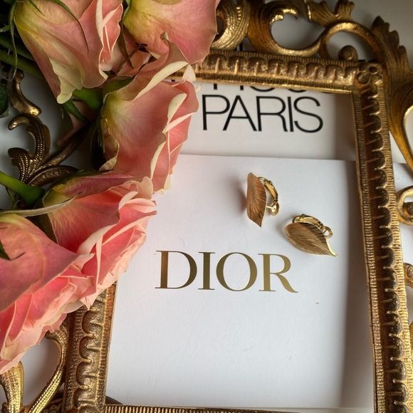 VERY RARE Vintage Christian Dior leaf earrings for pierced ears - Picture 7 of 13